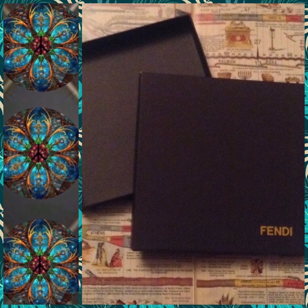 🆕⚜️• Original VTG FENDI Scarf Gift Box